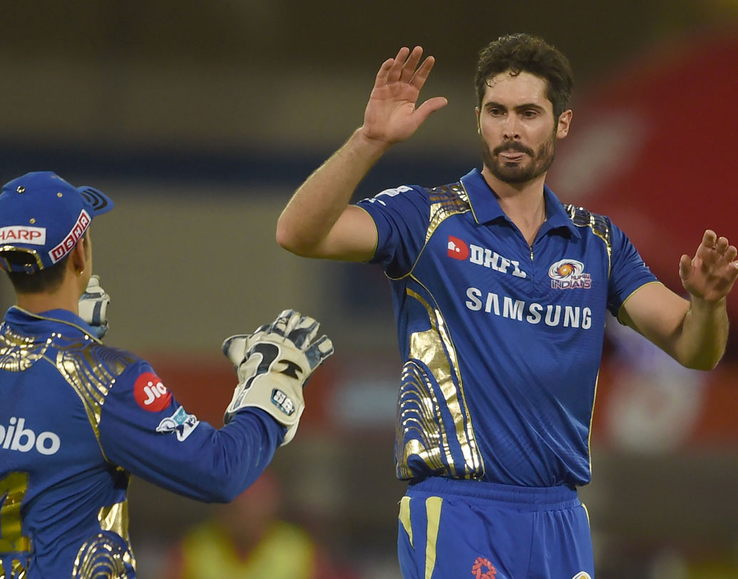 বেন কাটিং: এখনও তেমন কিছু করে দেখাতে পারেননি এই অজি অলরাউন্ডার। আজ একটা ভাল পারফর্ম্যান্স দলে তাঁর জায়গা স্থায়ী করতে পারে। ছবি: এএফপি।