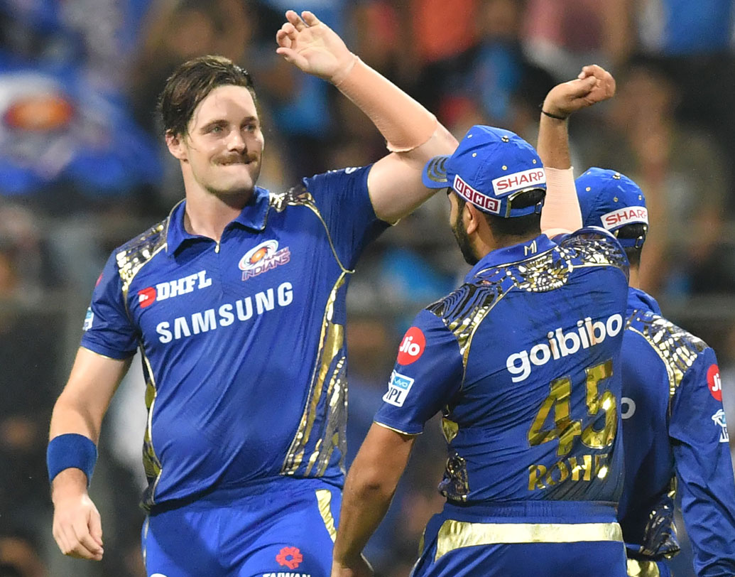 মিচেল ম্যাকক্লেনাঘ্যান: টুর্নামেন্টে এখনও পর্যন্ত ১০ উইকেট নিয়ে ফেলেছেন। গত ম্যাচেও ভাল বল করেছেন। ছবি: এএফপি।