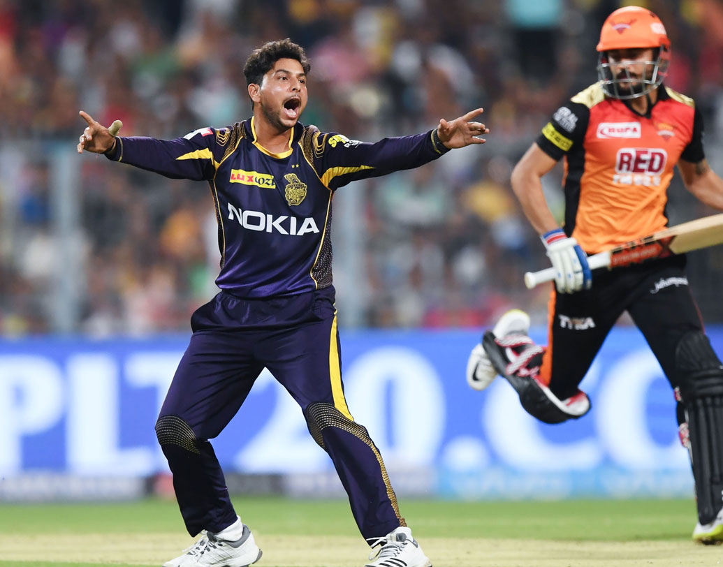 কুলদীপ যাদব: নাইটদের স্পিন ত্রিফলার অন্যতম। মুম্বই বধে চোখ থাকবে এই চায়না ম্যানের দিকে। ছবি: এএফপি।