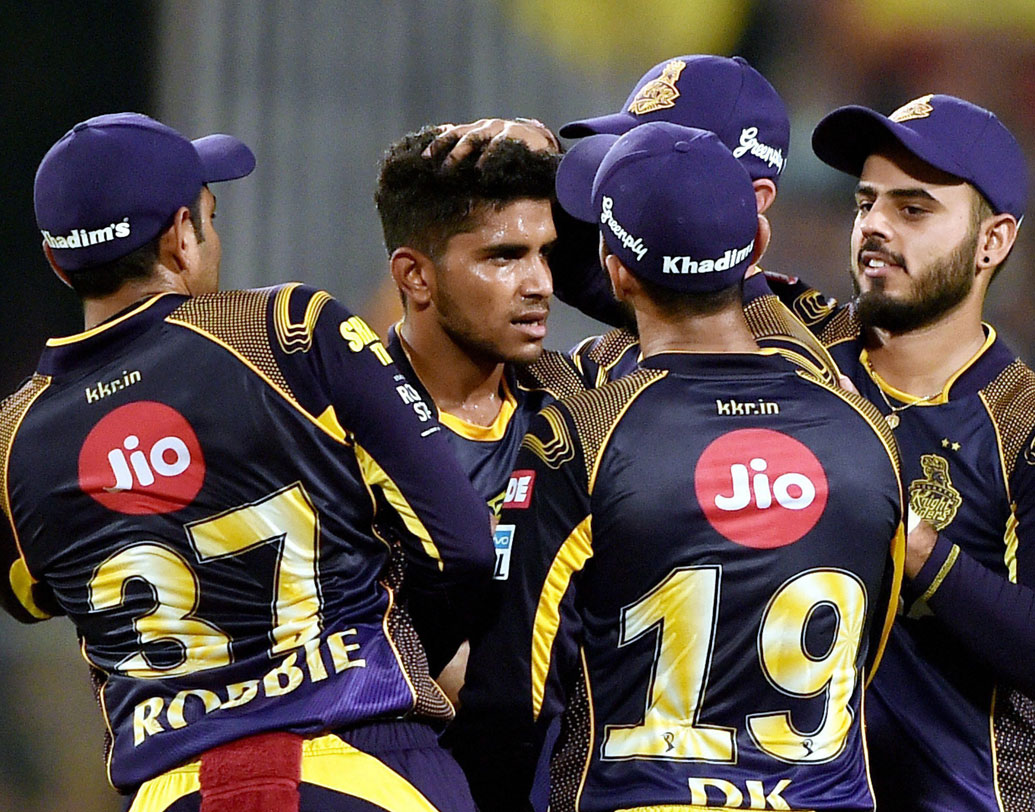 শিবম মাভি: গতিতে ব্যাটসম্যানদের বিপর্যস্ত করছেন এই তরুণ পেসার। তাঁর প্রশংসা করেছেন ব্রেট লিও। ছবি: পিটিআই।