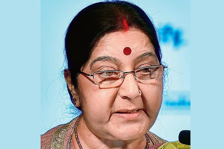 দল এবং সরকারের প্রথম সারিতে থাকা সুষমা স্বরাজ প্রয়াত। মধ্যপ্রদেশের প্রাক্তন মুখ্যমন্ত্রী উমা ভারতী বা লোকসভার প্রাক্তন স্পিকার সুমিত্রা মহাজনের নাম সে ভাবে শোনা যায় না। মেনকা গান্ধী দ্বিতীয় মোদী মন্ত্রিসভায় জায়গা পাননি। 