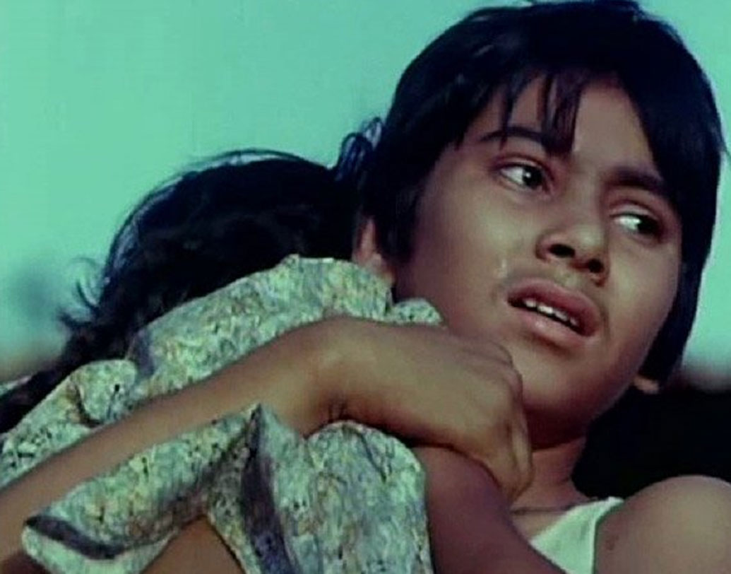 আফতাব শিবদাসানি: তাঁকে দেখেছেন অনেক সিনেমাতেই, কিন্তু খেয়াল করেননি। ছোট বয়সেই বেশ জনপ্রিয় হয়েছিলেন অভিনেতা আফতাব শিবদাসানিও। ‘মিস্টার ইন্ডিয়া’, ‘শাহেনশা’ ছবিগুলো আজ দেখতে বসলে হাতেনাতে তার প্রমাণ মিলবে।