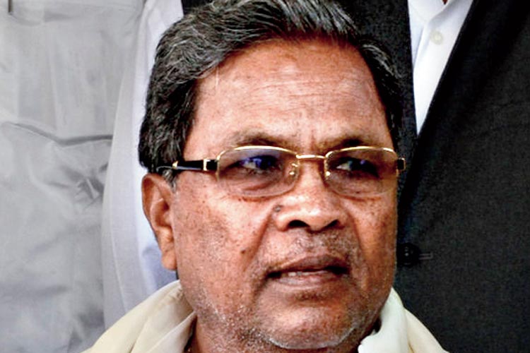 ইয়েদুরাপ্পার মতে, “এ বার হিন্দু মন্দিরের অনুদানের দিকেও কুটিল দৃষ্টি দিয়েছে কংগ্রেস।’’