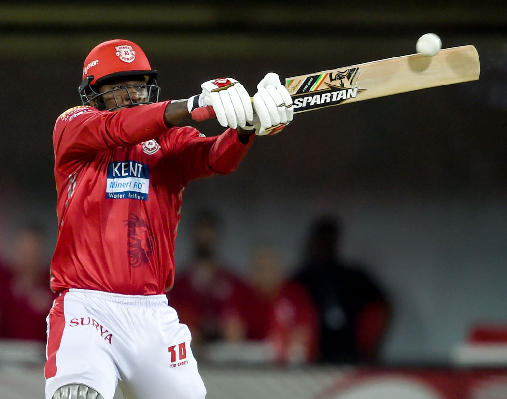 ক্রিস গেল: আগের ম্যাচে তেমন কিছু করতে পারেননি। তবে, যে কোনও সময় ম্যাচ ঘুরিয়ে দেওয়ার ক্ষমতা রাখেন।