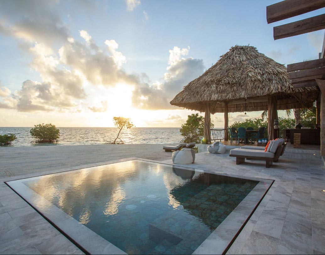 তবে শুধু রিসর্ট নয়, বিলাসিতায় গা ভাসিয়ে দেওয়ার প্রায় সব উপকরণই রয়েছে এই ছোট্ট পরিসরের মধ্যে। রয়েছে মাল্টি জিম, স্পা, বিউটি পার্লার।