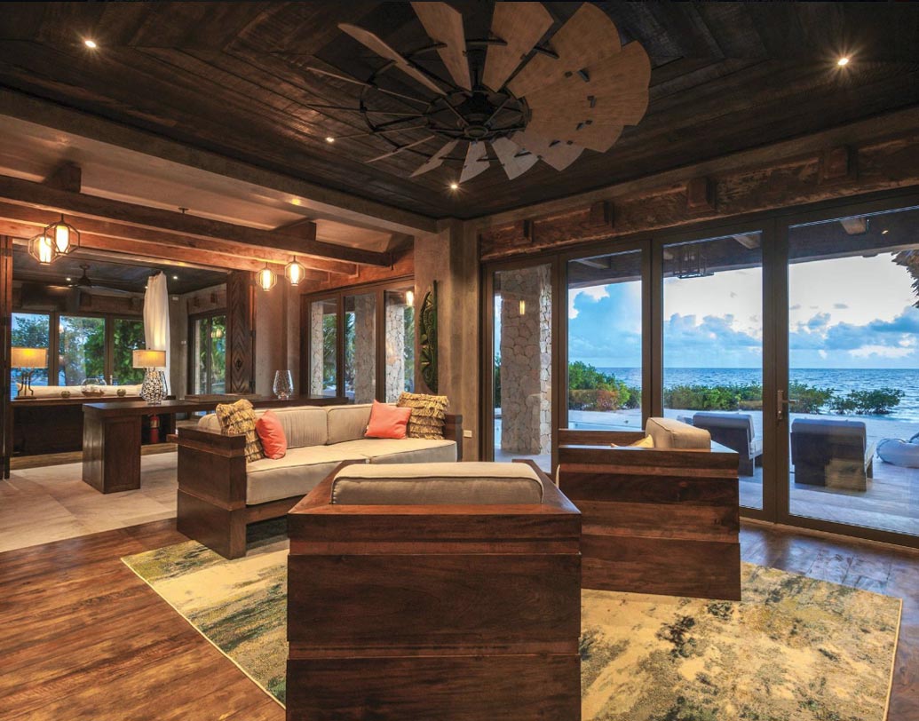 হানিমুন কাপলদের জন্য এই দ্বীপটির জুড়ি মেলা ভার। আপনাদের ব্যক্তিগত মুহূর্তে নাক গলাতে আসবে না কেউ। গোটা দ্বীপের দেখাশোনার জন্য রয়েছেন মাত্র চারজন লোক। পর্যটকদের জন্য রান্না থেকে স্পা— সব দায়িত্ব রয়েছে তাঁদেরই হাতে।