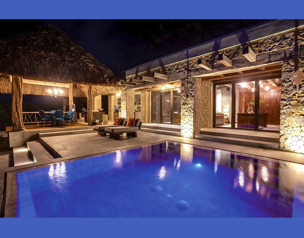 তবে এই দ্বীপের রিসর্টে থাকতে গেলে মেনে চলতে হবে কিছু নিয়ম। তার অন্যথা হলেই কিন্তু লাল বাতি বেজে যাবে। গোটা রিসর্টে লাগানো রয়েছে অ্যালার্ম বেল।