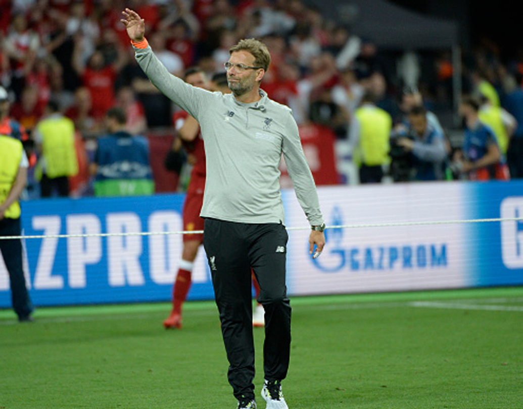 য়ুর্গেন ক্লপ: এ বার রিয়েল মাদ্রিদের দায়িত্ব আসতে পারেন য়ুর্গেন। শেষ তিন বছর লিভারপুলের দায়িত্বে আছেন তিনি। তাঁর কোচিংয়ে এ বছর চ্যাম্পিয়ন্স লিগ ফাইনালও খেলেছে দল। ইতিমধ্যেই তাঁর নাম শোনা যেতে শুরু করেছে।