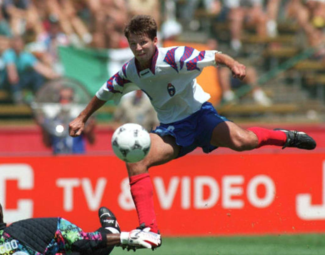 বিশ্বকাপে এক ম্যাচে সবচেয়ে বেশি গোলের রেকর্ড রয়েছে রাশিয়ার ওলেগ সালেঙ্কোর। ১৯৯৪ সালে ক্যামেরুনের বিরুদ্ধে ৫ গোল করেছিলেন তিনি।