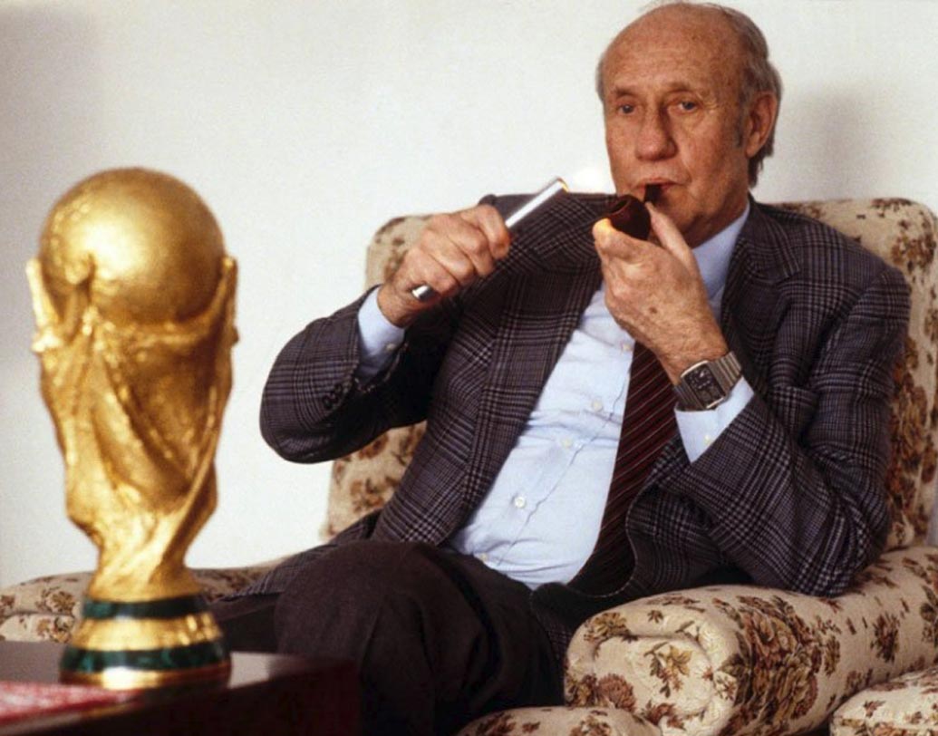 ২০১৪ বিশ্বকাপ দেখেছিলেন প্রায় ৩২০ কোটি মানুষ। যা পৃথিবীর মোট জনসংখ্যার প্রায় অর্ধেক।