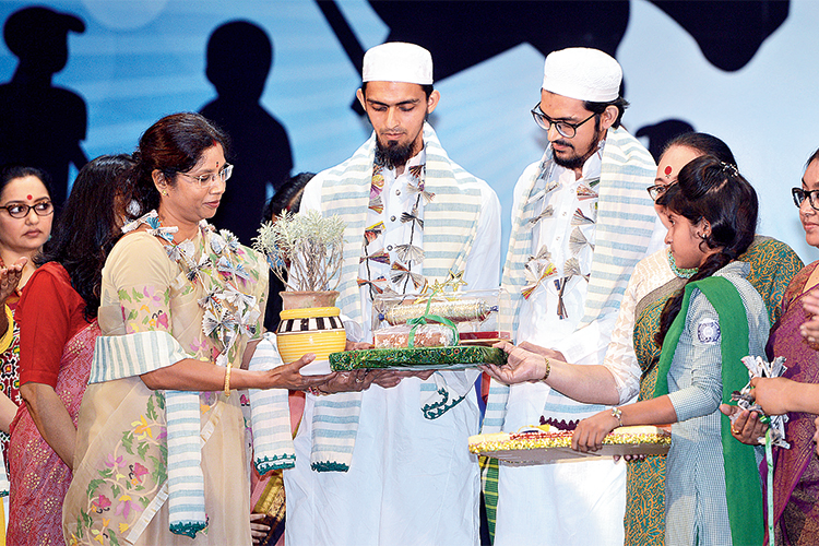 The Imams of a mosque in Asansol talking about peace and prosperity
