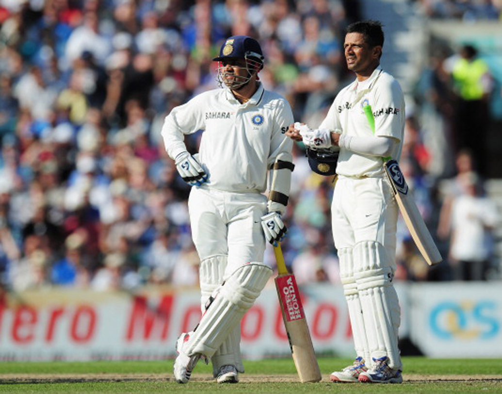 রাহুল দ্রাবিড় ও বীরেন্দ্র সহবাগ: আর একটি জুটির কথা বলতেই হবে। দ্রাবিড়ের মতো ‘দ্য ওয়ালের’ সঙ্গে রীতিমতো কাঁধে কাঁধ মিলেয়ে ৬০ বার জুটি বেঁধেছেন বীরেন্দ্র সহবাগ। জুটিতে করেছেন ৩৪০৫ রান। গড় ৫৮.৭০। পাকিস্তানের বিরুদ্ধে ৪১০ রানের জুটি এখনও পর্যন্ত অন্যতম সেরা। নয় বার দেশকে শতরান উপহার দিয়েছে এই জুটি। ১১ বার পঞ্চাশের বেশি রান করেছেন তাঁরা এক সঙ্গে।