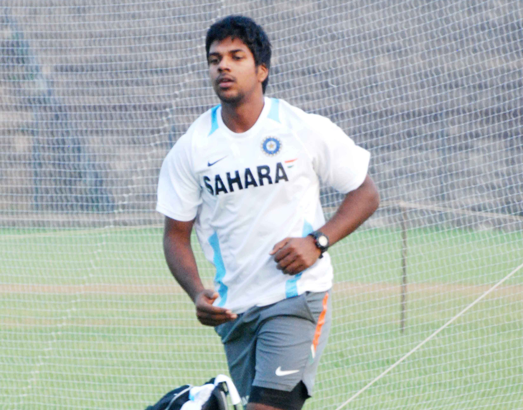 এই দু’জনও ক্রিকেটকে বিদায় জানালেন এই মরসুমের রঞ্জি খেলে। বাংলার মতো ঝাড়খণ্ডও গ্রুপ পর্ব থেকেই বিদায় নিয়েছে।