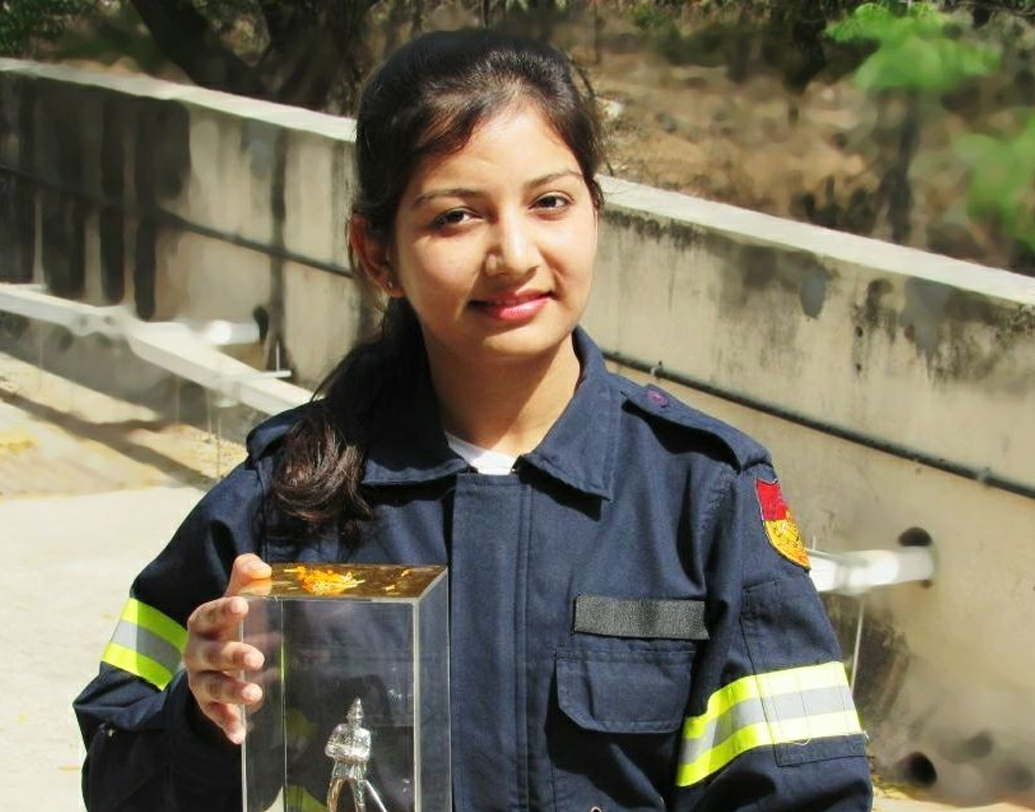 ‘‘প্রশিক্ষণের সময় কখনও নিজেকে আলাদা মনে হয়নি। কারণ শিক্ষক এবং সতীর্থরা কখনও আলাদা করে দেখেননি। সব সময়ে উৎসাহ দিয়েছেন। শারীরিক সক্ষমতার ক্ষেত্রে ছেলেরা যে স্বাভাবিক অ্যাডভান্টেজ পায়, সেটা কাটিয়ে পুরুষদের সমকক্ষ হওয়ার জন্য সবাই উৎসাহিত করেছেন’’— এমনটাই জানিয়েছেন তানিয়া।