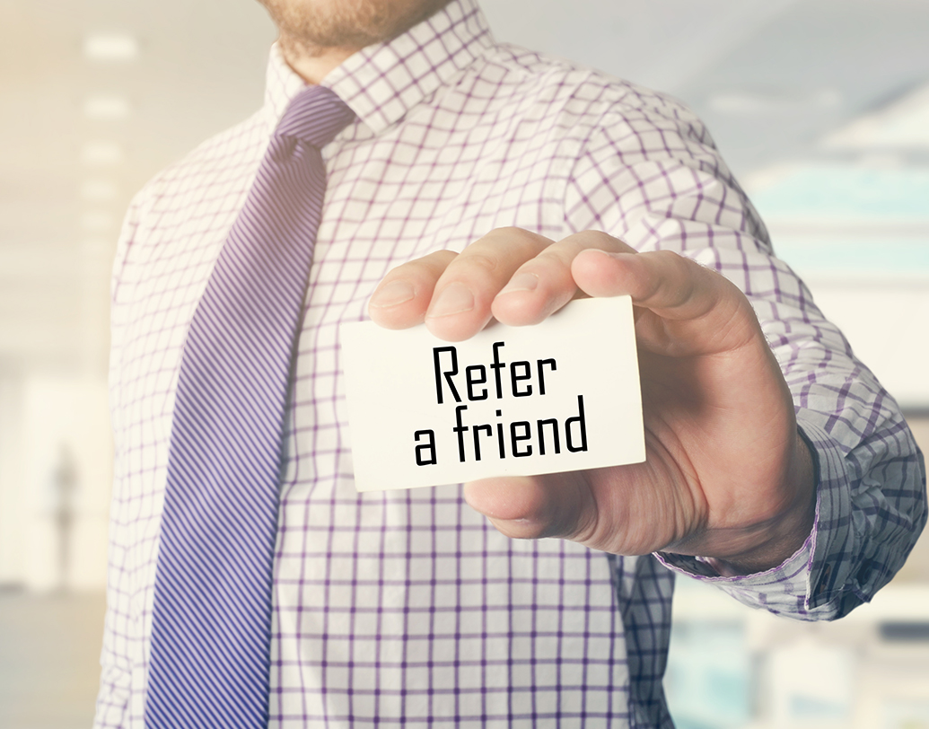 সহমর্মী থাকুন: একজন কর্মী হিসেবে কিন্তু আপনারও অফিস বা চাকরির প্রতি দায়বদ্ধতা আছে। নিজের অসুবিধার জেরে ‘না’ বলতে হলেও কাজের প্রতি পেশাদার থাকুন। কাজটার গুরুত্বই যেন প্রাধান্য পায় আলোচনায়। আপনার ‘না’-এ অফিসের কাজে অসুবিধা হলে সহমর্মী হন। অন্য কোনও সহকর্মী এই কাজ সামলে দিতে পারলে তাঁর নাম প্রস্তাব করুন।