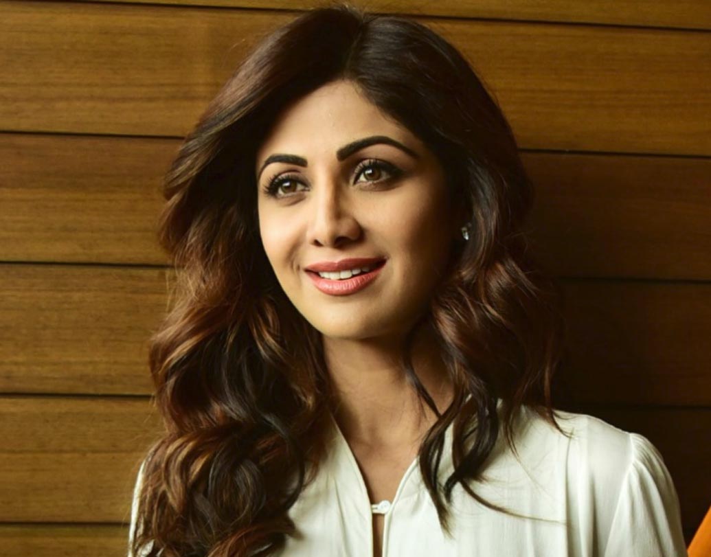 শিল্পা শেট্টি: এক সময় বলিউড কাঁপানো অভিনেত্রী শিল্পা এখন পুরোপুরি মন দিয়েছেন ব্যবসার কাজে। মুম্বইয়ে কিনেছেন ‘রয়্যালটি ক্লাব’, পাশাপাশি আইপিএলে ‘রাজস্থান রয়্যালস’ দলেরও মালকিন তিনি। তাঁর নিজস্ব প্রোডাকশন হাউসও রয়েছে। ‘ইওসিস’ নামের স্পা এবং স্যালোঁ-র সদস্যও শিল্পা। ২০১৫ সালে নিজের যোগের ডিভিডিও বাজারে এনেছিলেন তিনি।