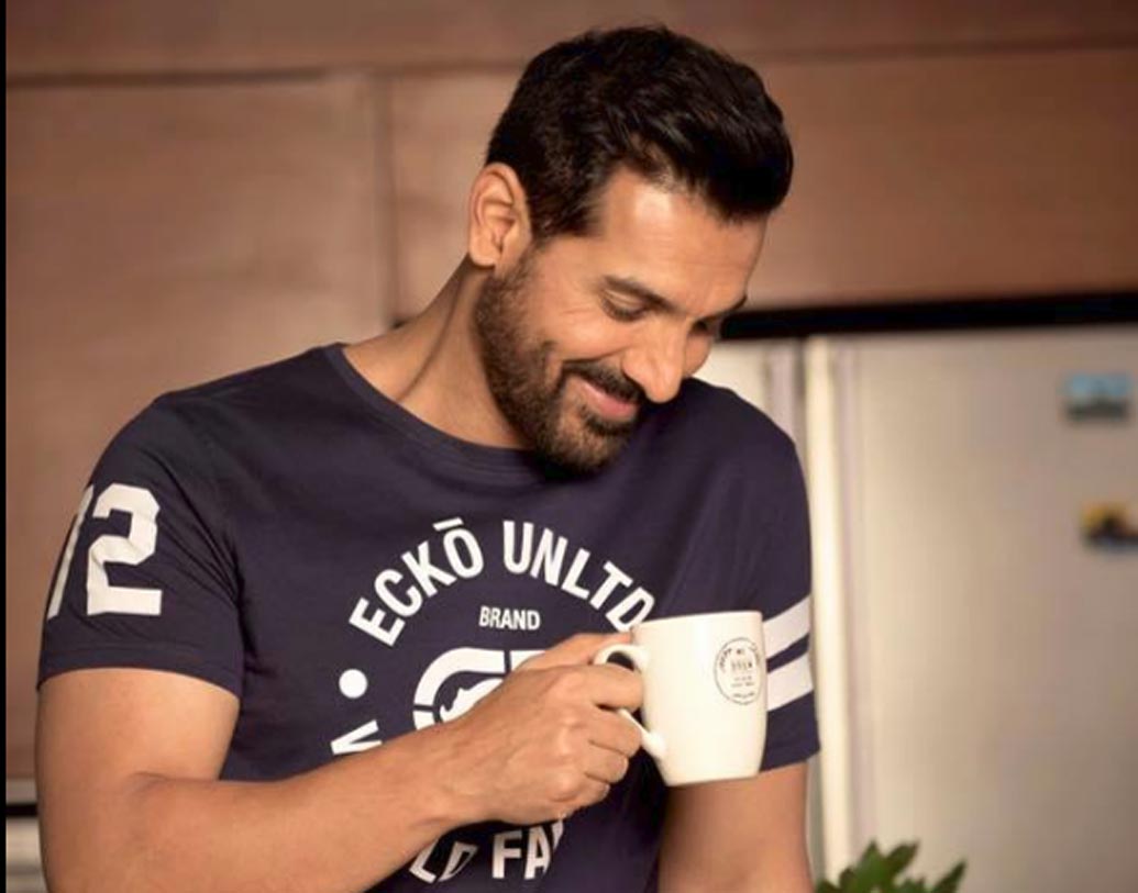 জন আব্রাহাম: শুধু বাইক আর বডি বিল্ডিংই নয়, বলিউডের হার্টথ্রব জনের রয়েছে নিজস্ব প্রোডাকশন হাউস। ‘জেএ এন্টারটেনমেন্ট’ নামে ওই প্রোডাকশন হাউসের প্রথম হিট ছবি ‘ভিকি ডোনার’। তা ছাড়া, আইএসএলে নর্থ ইস্ট ইউনাইটেড টিমের মালিকও জন।