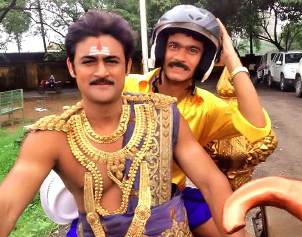 টিভি কমার্শিয়ালেও প্রচুর কাজ করেন রাহুল। অভিনয়ের শুরুর দিকে চুটিয়ে অ্যাড ফিল্মে কাজ করেছেন। বেশ নামী ব্র্যান্ডের টিভি কমার্শিয়ালেও দেখা গিয়েছে তাঁকে, যেমন— ‘ব্রিটানিয়া’, ‘আইডিয়া সেলুলার’, ‘আইপিএল-ইন্ডিয়ান প্রিমিয়ার লিগ’।