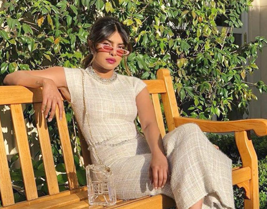 প্রিয়ঙ্কা চোপড়া: বলিউডের গণ্ডি পেরিয়ে প্রিয়ঙ্কা এখন হলিউডেও সফল। যে কোনও চরিত্র সাবলীল ভাবে ফুটিয়ে তুলতে তাঁর জুরি মেলা ভার। সবার থেকেই এক ধাপ এগিয়ে থাকেন তিনি। তবে নগ্ন দৃশ্যে অভিনয় করতে ঘোর অনীহা ‘পিগি চপস’-এর। এই বিষয়ে বেশ কড়া চুক্তিও দিয়ে রেখেছেন তিনি।