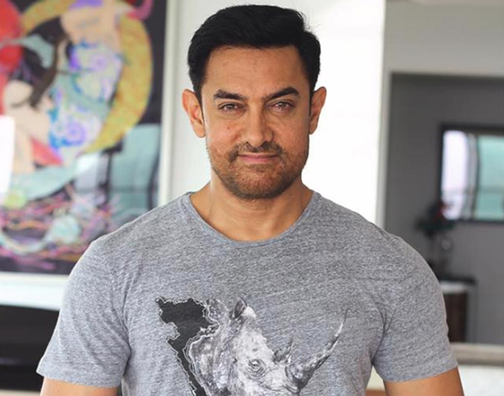 আমির খান: বলিউডের ‘মিস্টার পারফেকশনিস্ট’-এর চুক্তি জানতে চান? তাঁর ছবি মানেই সব কিছু হতে হবে একেবারে নিখুঁত। আমিরের শর্ত, তাঁর ছবিতে ‘লো-অ্যাঙ্গেল শট’ একেবারেই চলবে না। শট নিতে হবে আমিরের পছন্দ এবং পরামর্শ মতোই।