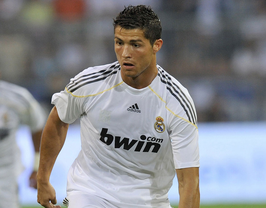 ক্রিশ্চিয়ানো রোনাল্ডো: রিয়াল মাদ্রিদের হয়ে অনেক গোল করেছেন। কিন্তু স্পেনের বিরুদ্ধে চারটি সাক্ষাতে একবারও গোল করতে পারেননি সিআর সেভেন।