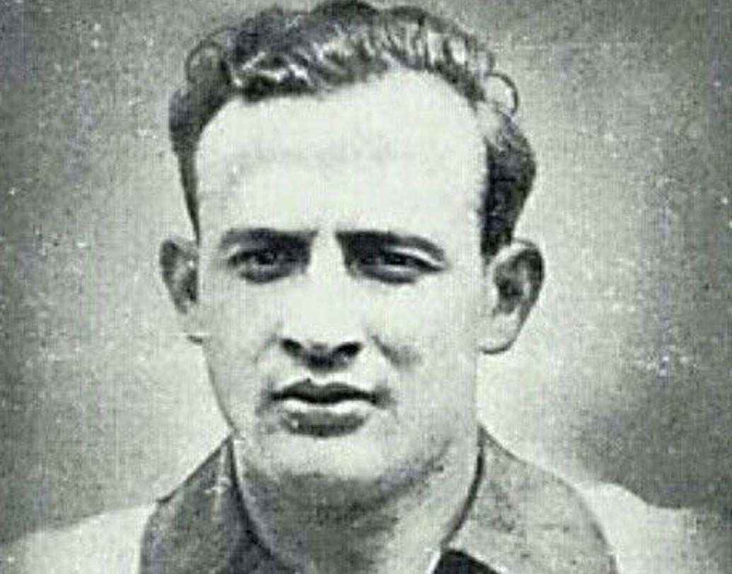 এডমন্ড কোনেন: সালটা ১৯৩৪। ইতালি বিশ্বকাপে খেলা চলছে বেলজিয়াম বনাম জার্মানির। দ্বিতীয়ার্ধ ফল ২-২। সেই সময়ে জ্বলে ওঠেন কোনেন। পরবর্তী ২১ মিনিটে হ্যাটট্রিক করে জার্মানিকে ৫-২ গোলে জেতান তিনি।