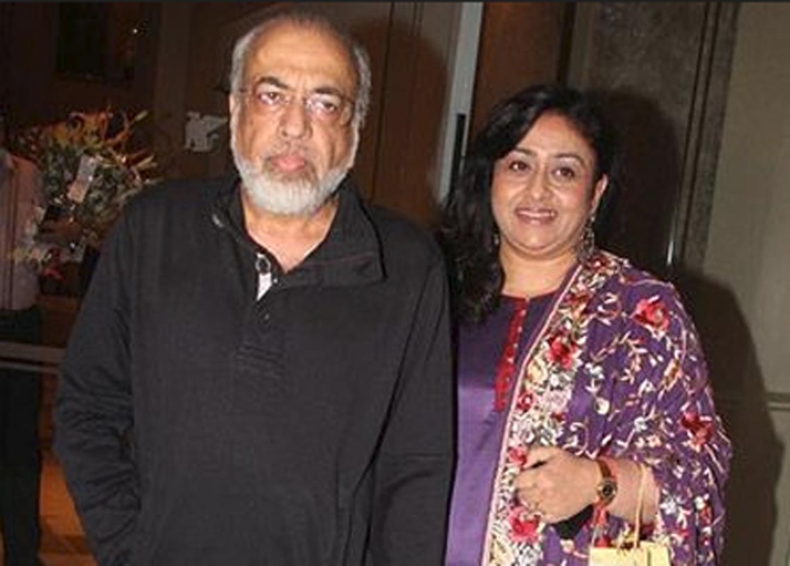 জে পি দত্ত এবং বিন্দিয়া গোস্বামী: বিন্দিয়া প্রথমে বিয়ে করেন অভিনেতা বিনোদ মেহরাকে। কিন্তু বিয়ের চার বছর পর তাঁদের বিচ্ছেদ হয়। পরে ১৯৮৫ সালে পরিচালক জে পি দত্তকে বিয়ে করেন। এর পর অভিনয় থেকেও অবসর নেন।