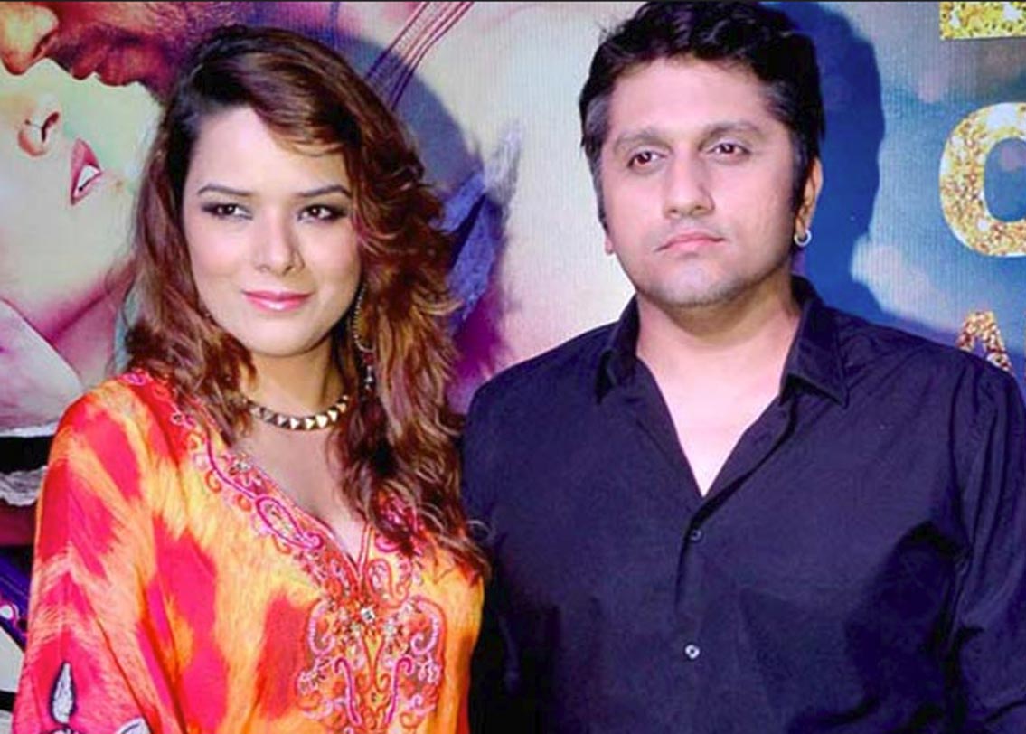 মোহিত সুরি এবং উদিতা গোস্বামী: জেহর ফিল্মের পরিচালক ছিলেন মোহিত আর এই ফিল্মে মুখ্য ভূমিকা অভিনয় করে উদিতা। তখন থেকেই তাঁদের সম্পর্ক। ক্রমে ঘনিষ্ঠতা বাড়ে। ২৯ জানুয়ারি, ২০১৩ সালে তাঁরা বিয়ে করেন।