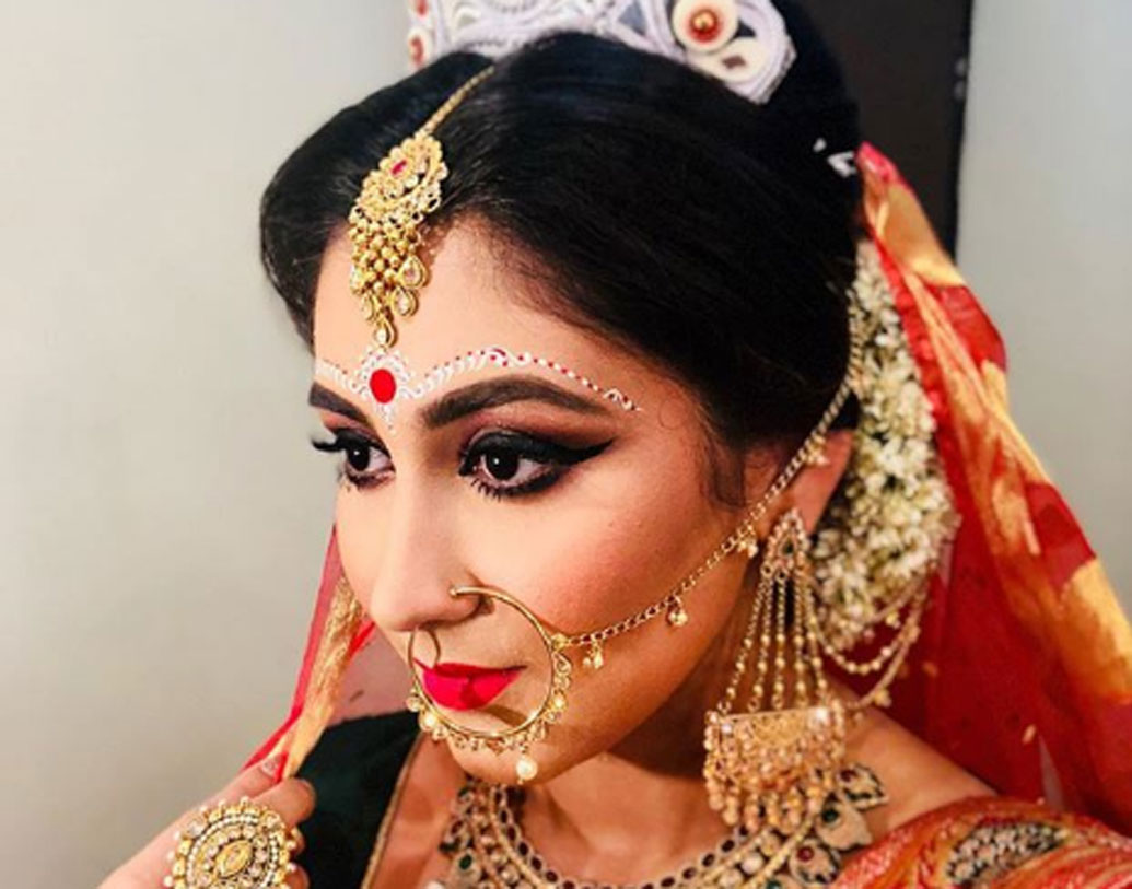 সেখানেই চলতি ধারাবাহিক ‘ফাগুন বউ’-এর সেট থেকে নিজের এই লুকের ছবি শেয়ার করেছিলেন অভিনেত্রী।