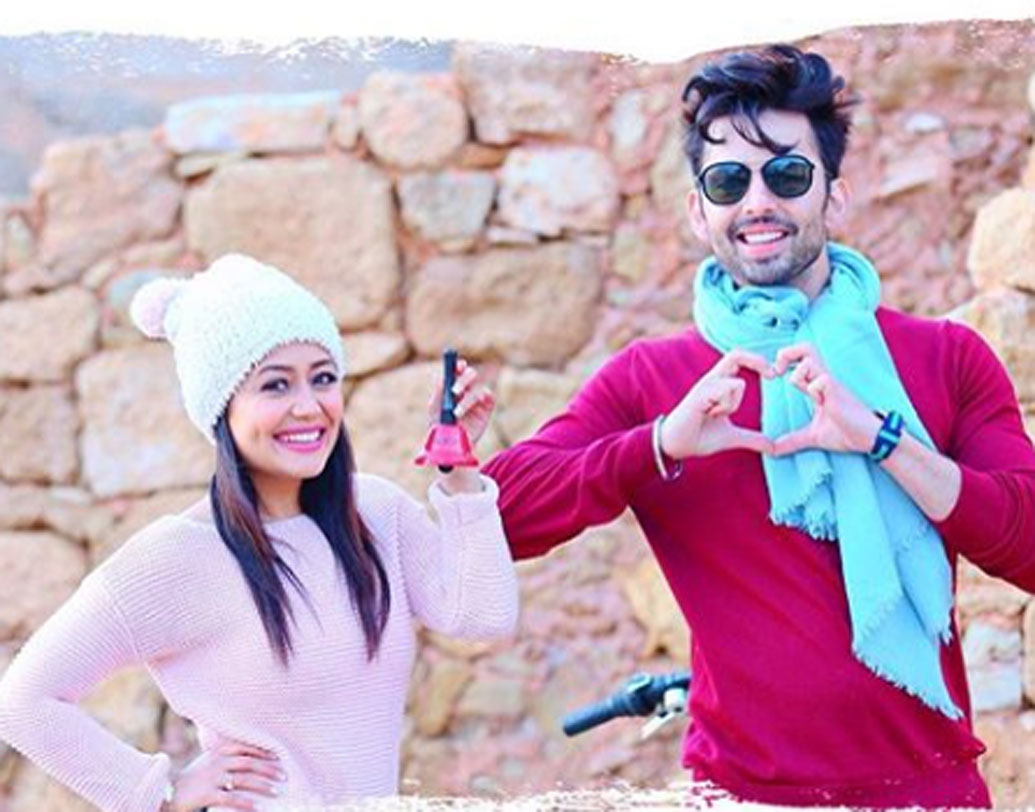 প্রথম দেখার পর থেকেই ইনস্টাগ্রামে নেহা-হিমাংশের ছবিতে ছবিতে ছয়লাপ সোশ্যাল মিডিয়া। তবে ইনস্টাগ্রামে নিজেদের ‘বেস্টি’ বলে ডাকাডাকি করছেন তাঁরা। সে যাই বলুক না কেন। ছবির ভাষা কিন্তু অন্য কথা বলছে।