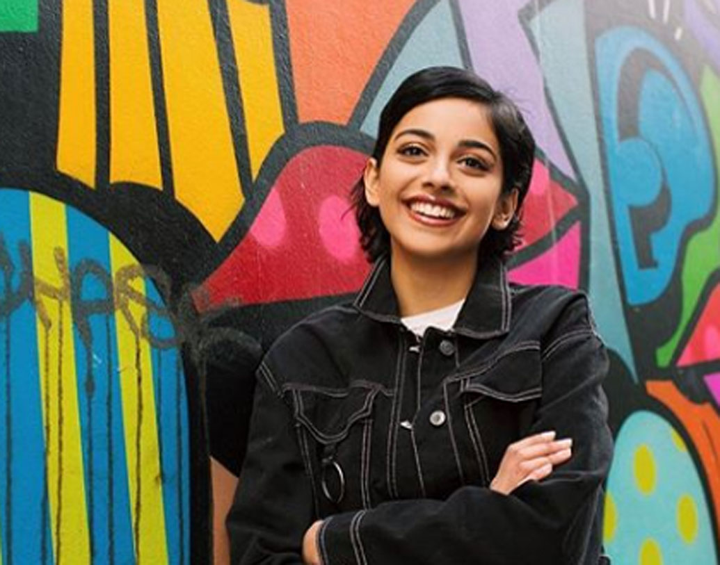 সেকেন্ড ইয়ারে পড়ার সময় থেকেই ফিল্মের অফার আসতে থাকে বনিতার কাছে। তবে প্রথমেই হুড়োহুড়ি করেননি।কেন?বনিতা বলেন, “দেশে আমার কোনও আত্মীয়স্বজন নেই।সেখানকার মানুষজন বা তার প্রথা, সংস্কৃতি সম্পর্কে জানার ইচ্ছেটা ছিল।”তাই ধীরেসুস্থে কাজ বেছেছেন।