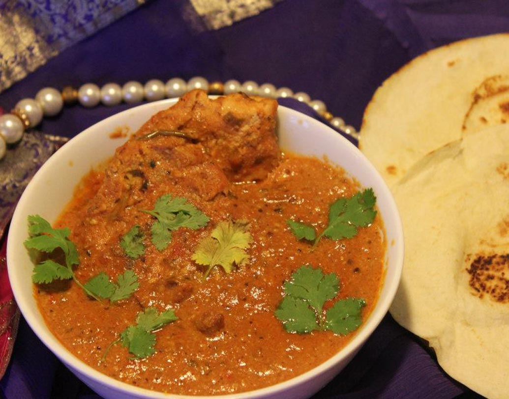 আনারকলি, হায়দরাবাদ: বাটার চিকেনের ভক্ত নাকি? দেশের সেরা বাটার চিকেনের ঠিকানা কিন্তু আনারকলি। নিজামদের রান্নাঘরের স্টাইলে সেজে ওঠা এই হোটেলে এক প্লেট বাটার চিকেনের দাম পড়বে ৬ হাজার টাকা।