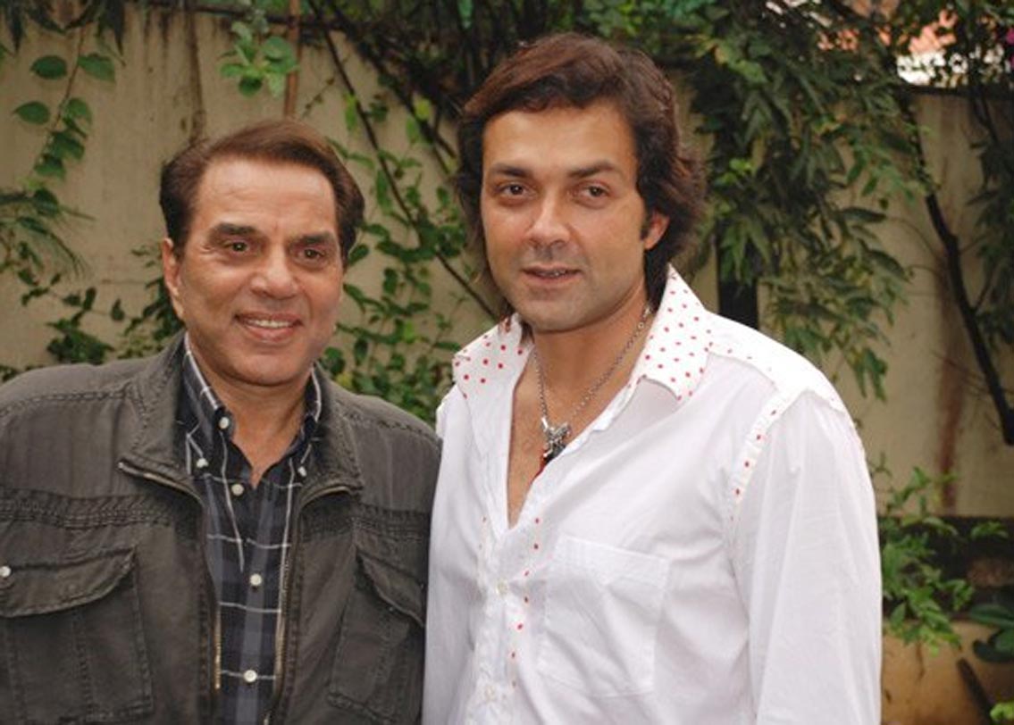 বাবা ধর্মেন্দ্রই তাঁকে বলিউডে নিয়ে আসেন। তাঁর প্রথম ফিল্ম ‘বরসাত’।