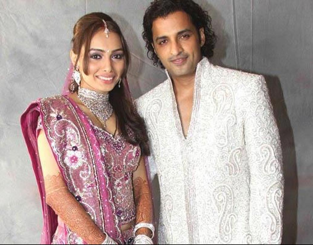 গণেশ হেগড়ে-সুনয়না: একাধিক মিউজিক অ্যালবাম ছাড়াও ‘দিলওয়ালে’, ‘হ্যাপি নিউ ইয়ার’, ‘রা ওয়ান’-এর মতো ছবিতে তাঁর কোরিওগ্রাফি নজর কেড়েছে। ২০১১ সালে দীর্ঘদিনের বান্ধবী সুনয়না শেট্টিকে বিয়ে করেন গণেশ। সুনয়না পেশায় একজন মেকআপ আর্টিস্ট। স্টেজ পারফরম্যান্সের আগে গণেশের মেকআপ নাকি তিনিই করেন।