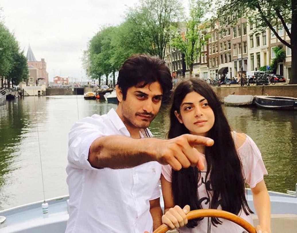 এই সাঁচীই এখন নেটিজেনদের চর্চার বিষয়। ইনস্টাতে তাঁর ছবি ও পোজ দেখে অনেকেরই ধারণা বলিউডের জন্য হয়তো নিজেকে প্রস্তুত করছেন সাঁচী। খুব তাড়াতাড়ি রূপোলি পর্দাতেও হয়ত নজর কাড়বেন তিনি। এখন শুধু সময়ের অপেক্ষা।