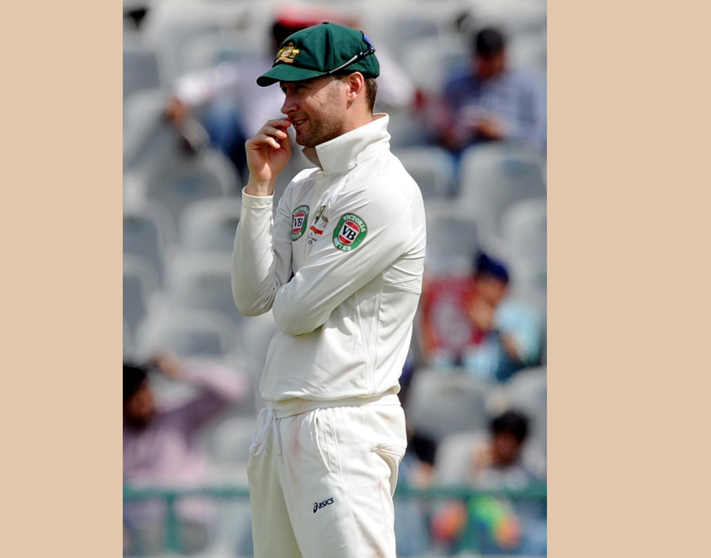 মাইকেল ক্লার্ক: অস্ট্রেলিয়ার সেরা অধিনায়কদের মধ্যে অন্যতম। ৪৭টি টেস্টে অস্ট্রেলিয়াকে নেতৃত্ব দিয়েছেন। তার মধ্যে ২৪টি ম্যাচ জিতেছেন, হেরেছেন ১৬টি।