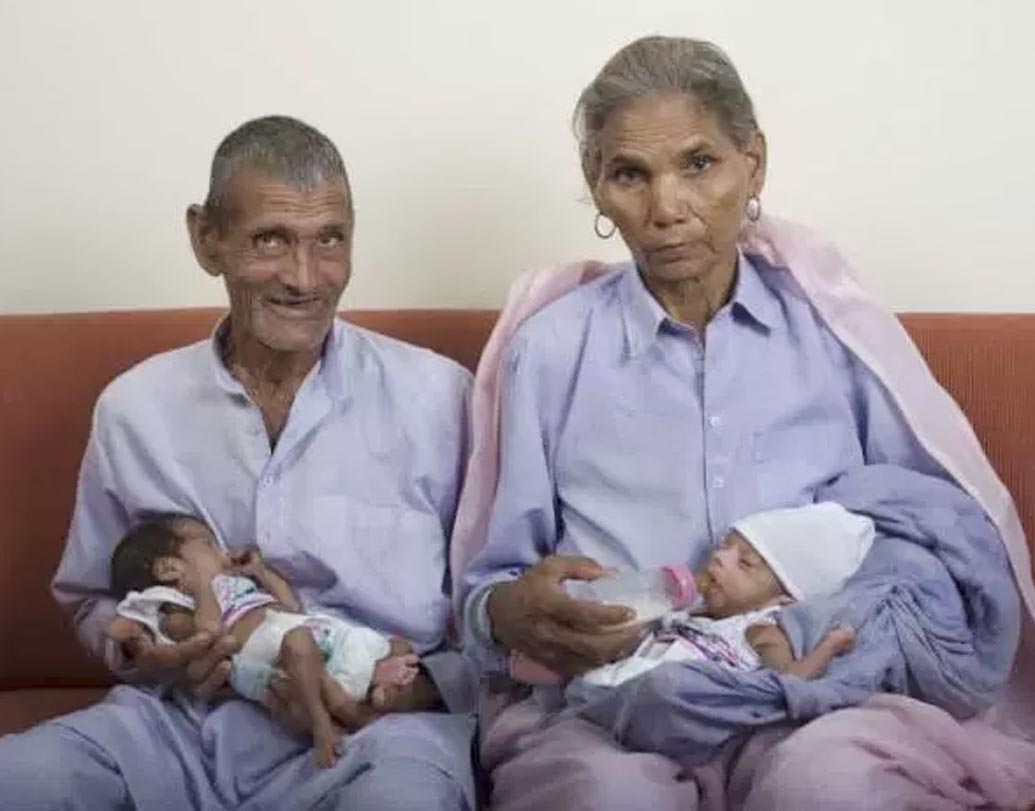 ওমকারি পানওয়ার: দুই মেয়ে ও পাঁচ নাতি-নাতনির পর ফের ছেলের জন্য মরিয়া হয়ে উঠেছিলেন ৭০ বছরের ওমকারি পানওয়ার। উত্তর প্রদেশের প্রত্যন্ত গ্রামের বাসিন্দা ওমকারি ও তাঁর স্বামী নিজেদের সব সঞ্চয় দিয়ে ফার্টিলিটি ট্রিটমেন্টের পর একটি ছেলে ও একটি মেয়ের জন্ম দেন। জন্মের সময় যমজ বাচ্চা দু’টির ওজন ছিল এক কিলোগ্রামেরও কম।