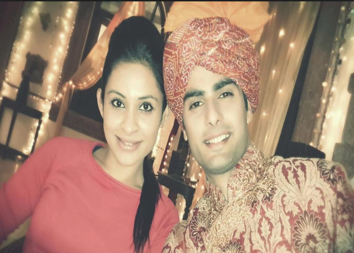 বরুণ কপূর: বরুণ কপূরকে মনে আছে তো? স্বরাগিনি-র সেই অভিনেতা। ২০১৩ সালে তিনি বিয়ে করেন ধন্য মোহনকে। ধন্য পেশায় একজন বিমানসেবিকা।