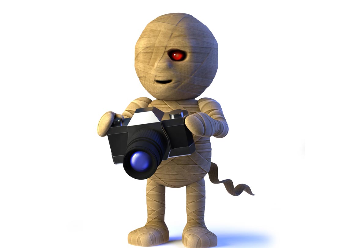 শবদেহের চিত্রগ্রাহক: বিশেষ করে বারাণসীতে এই পেশার রমরমা আছে। শ্মশান ঘাটে মৃতের ছবি তুলে থাকেন এঁরা। ছবি পিছু ১৫০০ টাকা থেকে ২০০০ টাকা আয়ও করে থাকেন।