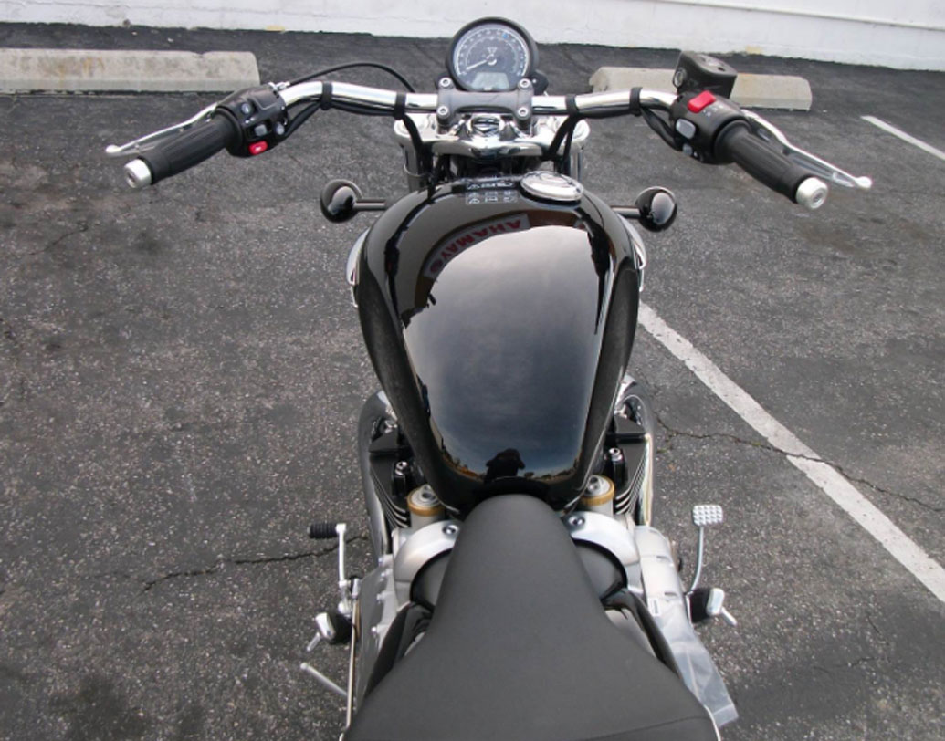 ১২০০ সিসি-র প্যারালাল টুইন ইঞ্জিনের এই বাইকটি ইতিমধ্যেই আন্তর্জাতিক বাজারে সাড়া ফেলে দিয়েছে। অনেকটা স্কাউট ববারের মতোই দেখতে স্পিডমাস্টার। ভারতীয় মুদ্রায় এর আনুমানিক মূল্য প্রায় ১২ লক্ষ টাকা।