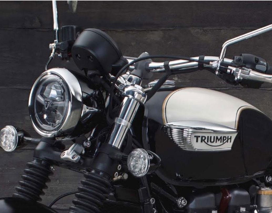 ২৫৪ কেজি ওজনের স্পিডমাস্টারের সর্বোচ্চ গতি প্রতি ঘণ্টায় ১৮৫ কিলোমিটার। তবে বরাবের মতো স্টাইলিশ লুক দেওয়া হয়নি। প্রস্তুতকারক সংস্থাটি বনভিলের ঐতিহ্যবাহী লুকটাই রেখে ফিচারে পরিবর্তন এনেছে।