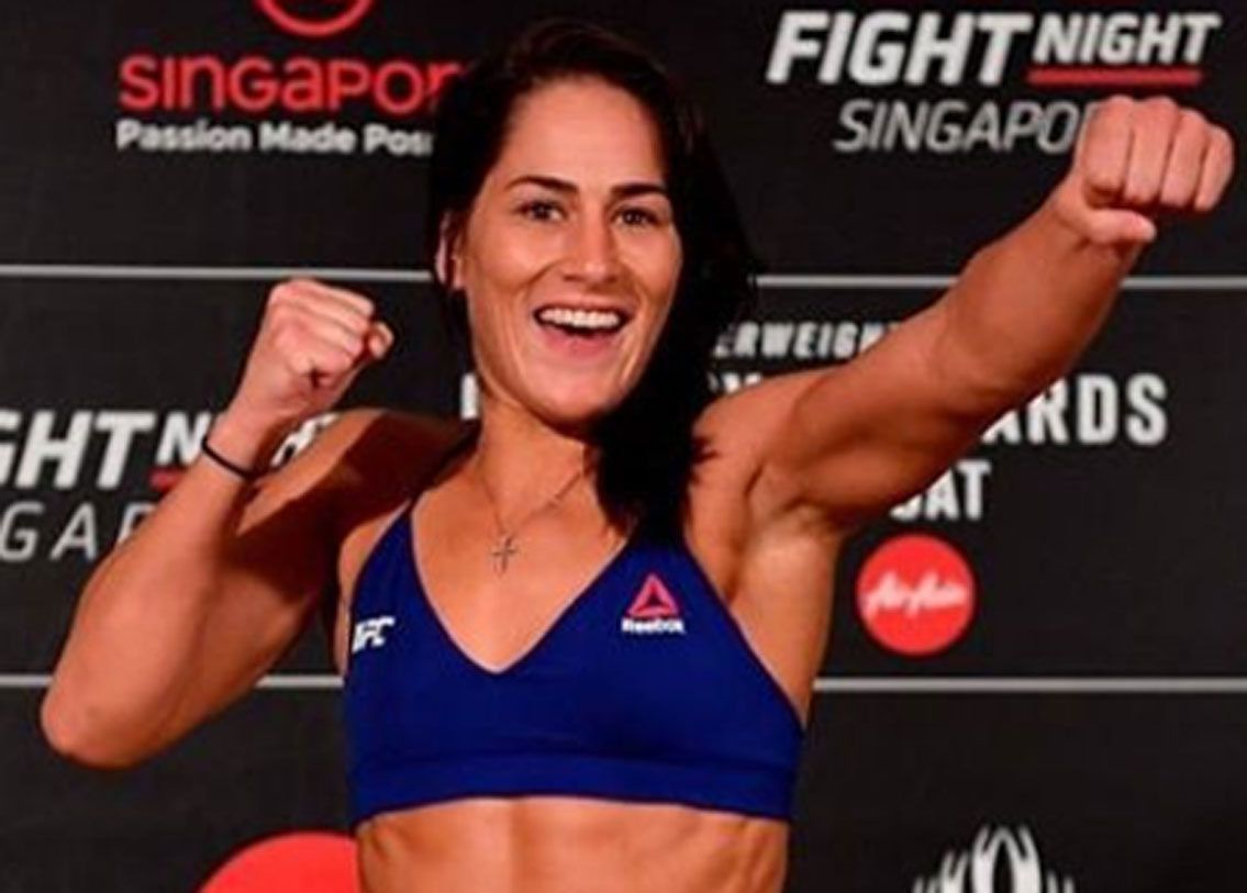 প্রতিপক্ষরাও অবশ্য তাঁকে শয়তান বলেই থাকেন। রিংয়ে এক বার এক জনের কান ছিঁড়ে দু’টুকরো করে দিয়েছিলেন জেসিকা।