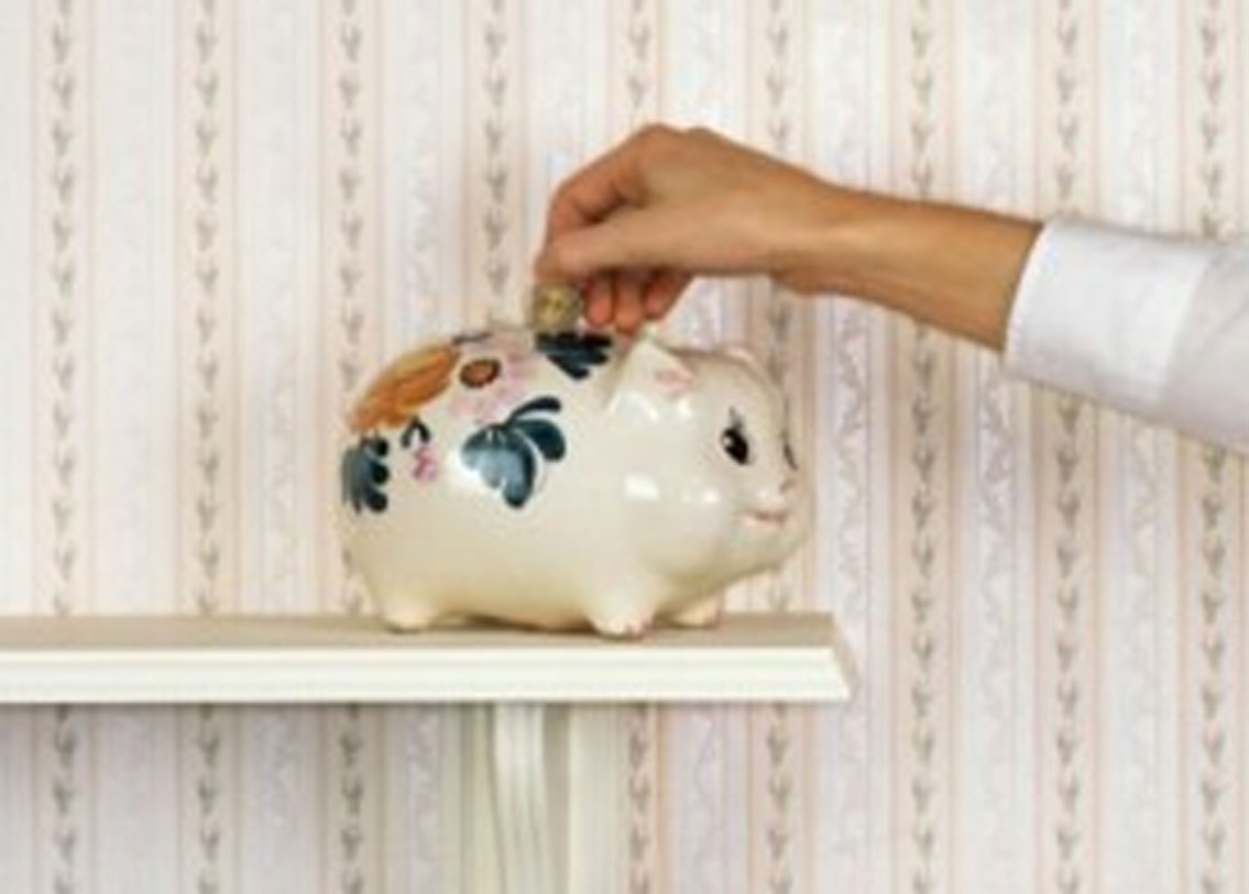 কিষাণ বিকাশ পত্র: ন্যূনতম ১০০০ টাকা রাখতে হবে এই স্কিমে। লগ্নির নির্দিষ্ট কোনও ঊর্ধ্বসীমা নেই। ম্যাচুরিটি পিরিয়ড ৯ বছর ১০ মাস। লক-ইন পিরিয়ড আড়াই বছর। বার্ষিক চক্রবৃদ্ধি সুদ ৭.৩ শতাংশ।