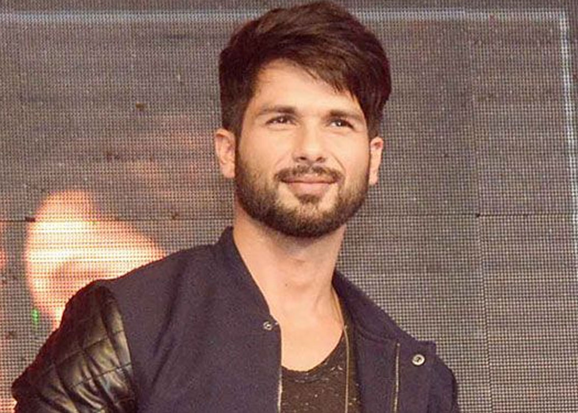 শহিদ কপূর: ‘স্টাইল’য়ে ডেবিউ করার অফার পেয়েছিলেন শহিদ। কিন্তু তিনি অফার ফিরিয়ে দেন। শহিদের বলিউড ডেবিউ ফিল্ম ‘ইস্ক ভিস্ক’।