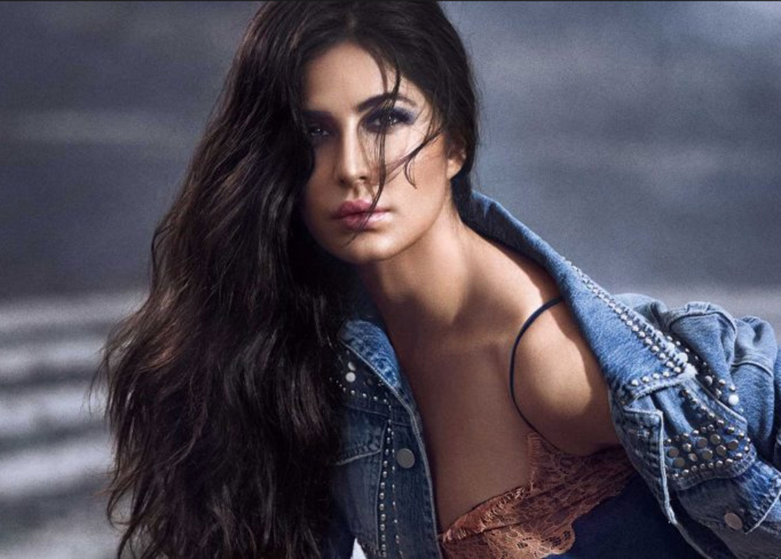 ক্যাটরিনা কইফ: জন আব্রাহামের বিপরীতে ২০০৩ সালের ফিল্ম ‘সায়া’-তে অভিনয় করার কথা ছিল ক্যাটরিনার। কিন্তু অত্যন্ত খারাপ অভিনয় স্কিলের জন্য তাঁকে বাতিল করে দেন পরিচালক। সেই বছরই ‘বুম’ ছবিতে তাঁর ডেবিউ।