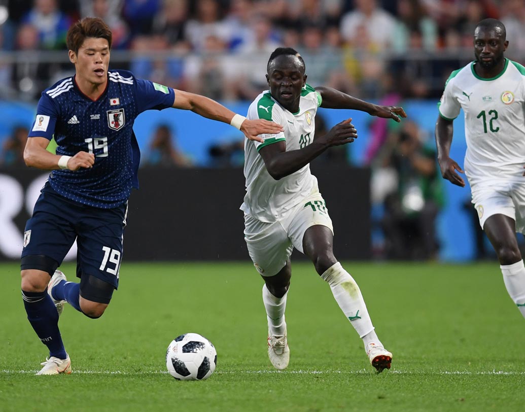 গ্রুপ এইচ: শেষ গ্রুপ থেকে জাপান, সেনেগালের ওঠার সম্ভাবনা একটু হলেও বেশি। শেষ ম্যাচে দুই দলেরই প্রয়োজন একটি ড্রয়ের। হারলেও দুই দলেরই সম্ভাবনা থাকছে পরের রাউন্ডে যাওয়ার। অন্য দিকে শেষ ম্যাচে হারলে বিদায় নেবে কলম্বিয়া। জিতলে পরের রাউন্ড পাকা। ড্র করলে হিসাবে আসবে গোল পার্থক্য এবং জাপান ম্যাচের ফলাফল। গ্রুপ থেকেই বিদায় নিলল পোল্যান্ড।