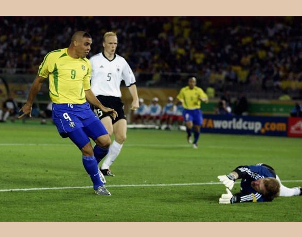 প্রতি ম্যাচ জিতে কাপ জয়ের শেষ নজিরও রয়েছে ব্রাজিলেরই দখলে। ২০০২ সালে রোনাল্ডো-রোনাল্ডিনহো-কার্লোসদের হেভিওয়েট দল পর পর ম্যাচ জিতে চ্যাম্পিয়ন হয়। ফাইনালে জার্মানিকে হারায় তারা।