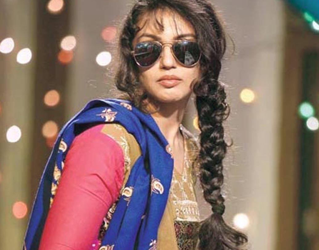 হুমা কুরেশি: ২০১২ সালে ডেবিউ ছবি ‘গ্যাংস অফ ওয়াসিপুর’–এ নজর কাড়েন হুমা। রূপোলি পর্দার আগে থিয়েটারের বেশ পরিচিত মুখ ছিলেন তিনি। টেলি কমার্শিয়ালে অভিনয় করার সময় অনুরাগ কাশ্যপের নজরে পড়ে যান তিনি। তারপর আর পিছনে ফিরে তাকাতে হয়নি।