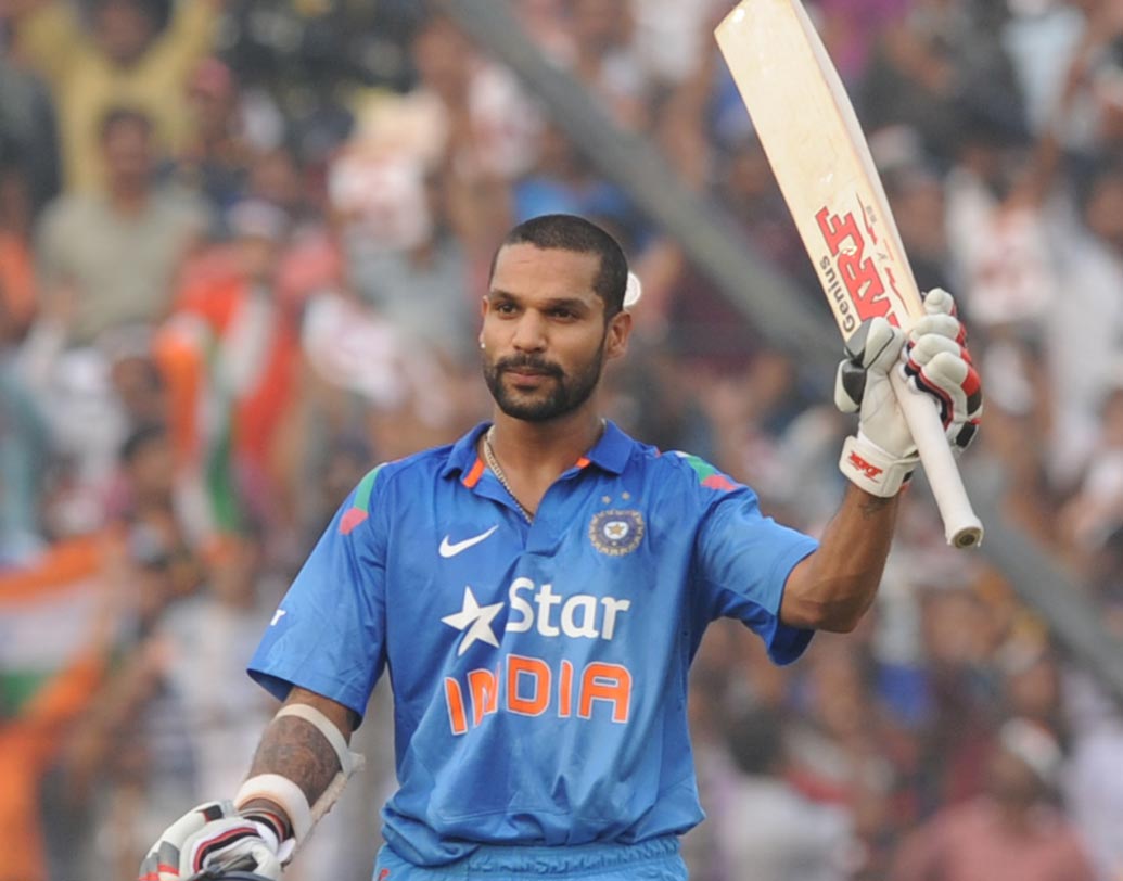 শিখর ধবন: রোহিতের সঙ্গে শুরুতে থাকছেন ধবন। দেশের হয়ে শেষ দুই ম্যাচে তেমন রান না পেলেও আইপিএলে দুরন্ত ফর্মে ছিলেন শিখর। ইংল্যান্ডে ভাল ফল করতে তাঁর চওড়া ব্যাটের ভরসা দরকার কোহালিদের। ফাইল চিত্র।