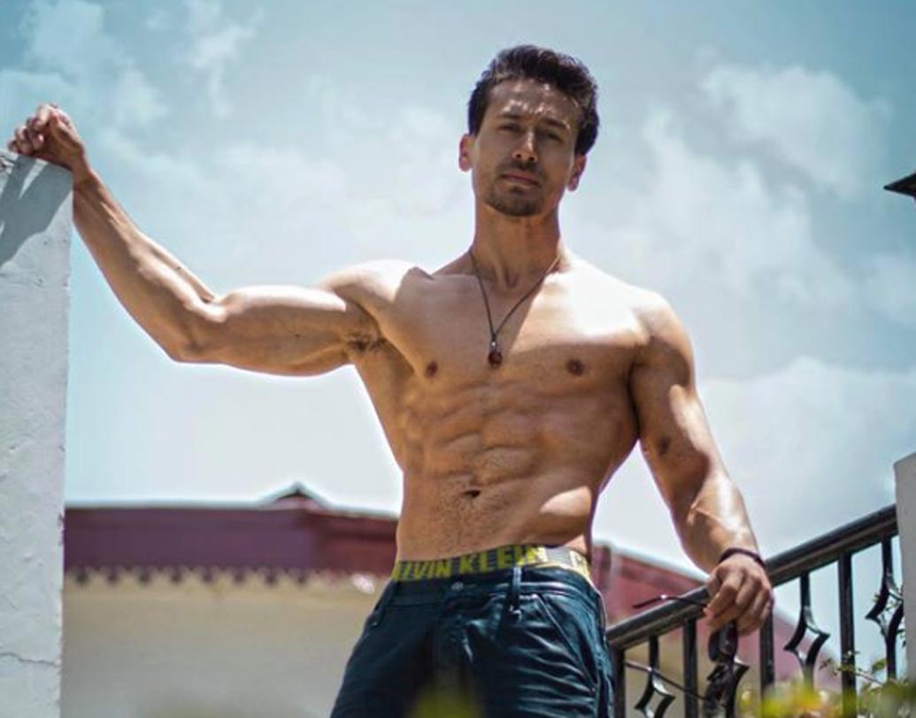 টাইগার শ্রফ: ২০১৪ সালে ডেবিউ ছবি ‘হিরোপান্তি’-র জন্য সেরা ডেবিউয়ের পুরস্কার পেয়েছিলেন জ্যাকি-পুত্র টাইগার। তার পরের ছবি ‘বাগি’ বক্স-অফিসে সুপারহিট। ডেবিউ ছবির জন্য অন্যান্য নবাগতদের মধ্যে টাইগারের পারিশ্রমিক ছিল বেশ ভালই। এক কোটি টাকারও বেশি পারিশ্রমিক পেয়েছিলেন তিনি।